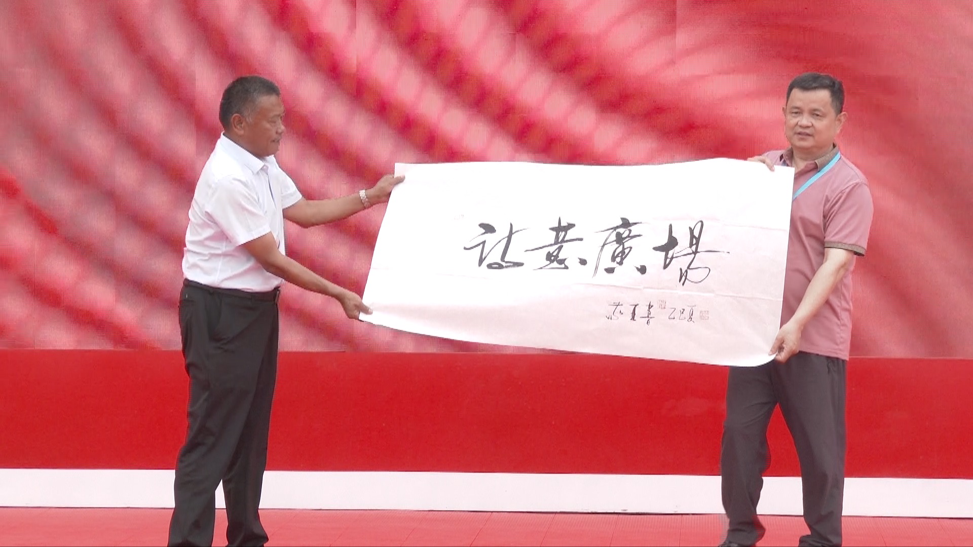 34 诗意广场.jpg